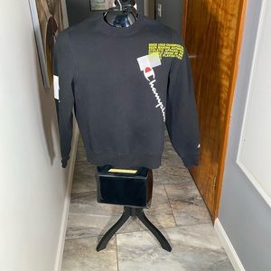 Men’s champion sweatshirt